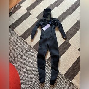 Billabong 5/4 Synergy Hooded Chest Zip Full Wetsuit size 2 (xs) NWT